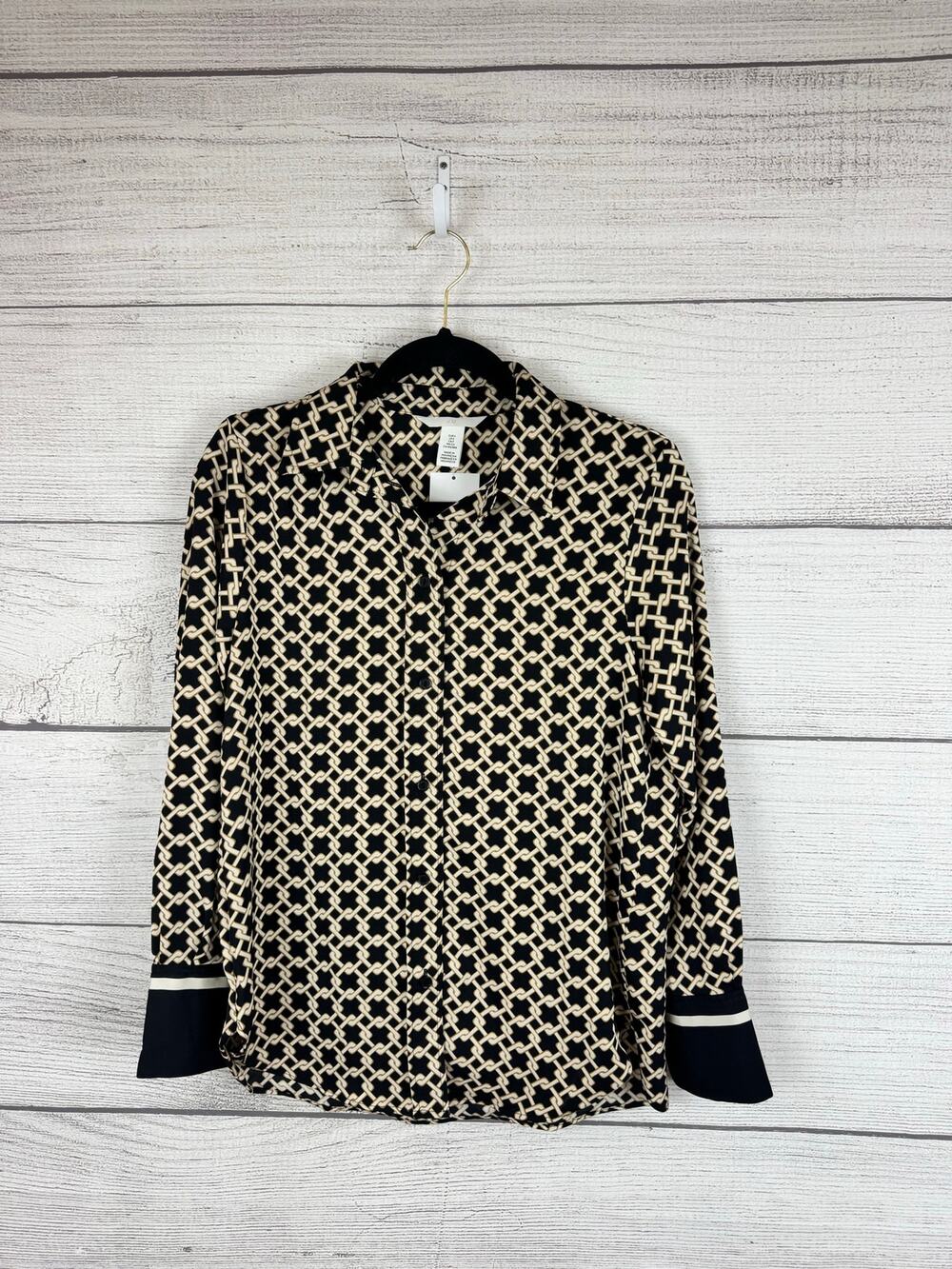 H&M Women's Black Gold Chain Printed Long Sleeve Button Up Satin Top Size Small